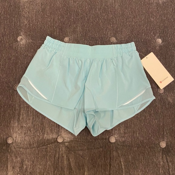 NWT Lululemon Hotty Hot LR Short 2.5" *Lined - Picture 7 of 16